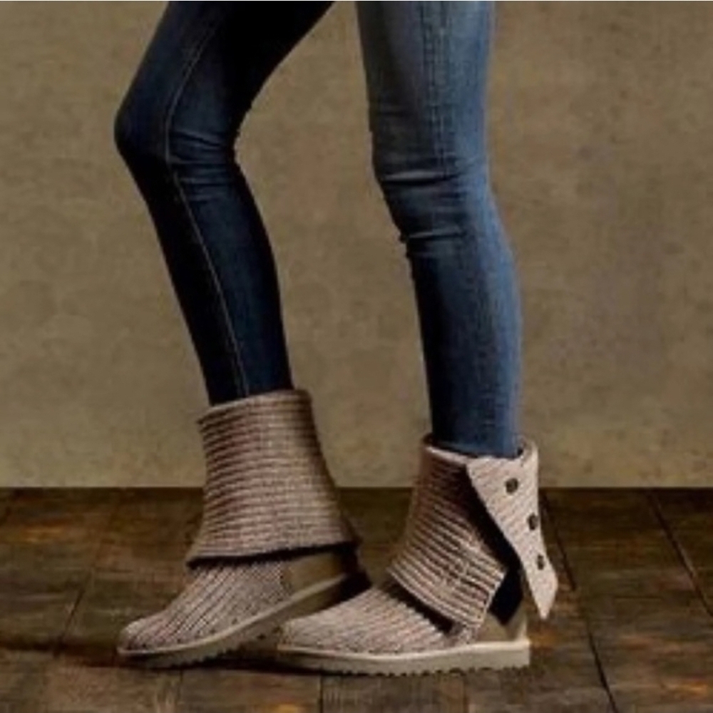 Vintage UGG 3 Button Sweater Knit Slouchy Boots Gray 8